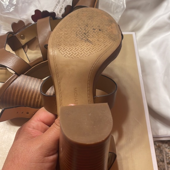 Michael Kors Kit Flower Sandals - Picture 5 of 10